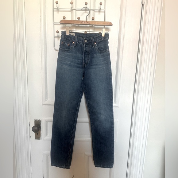 Levi’s 501 Jeans - Picture 1 of 3